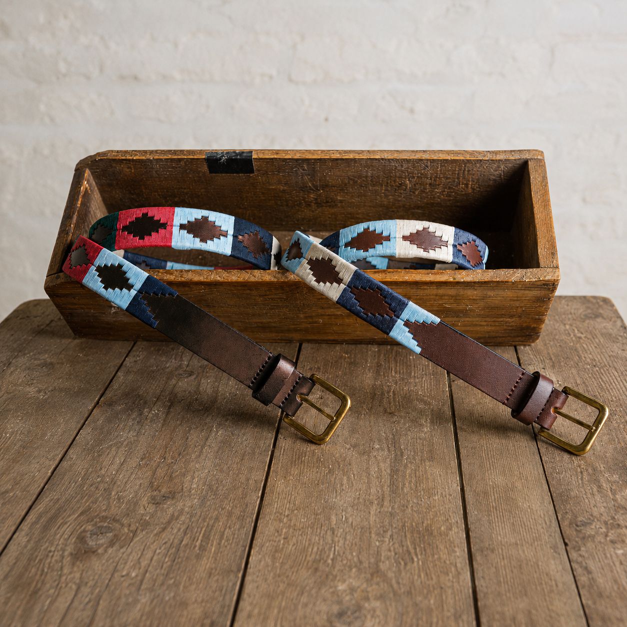 Two pampeano belts in wooden boxes, ideal for a premium belt gift set for men